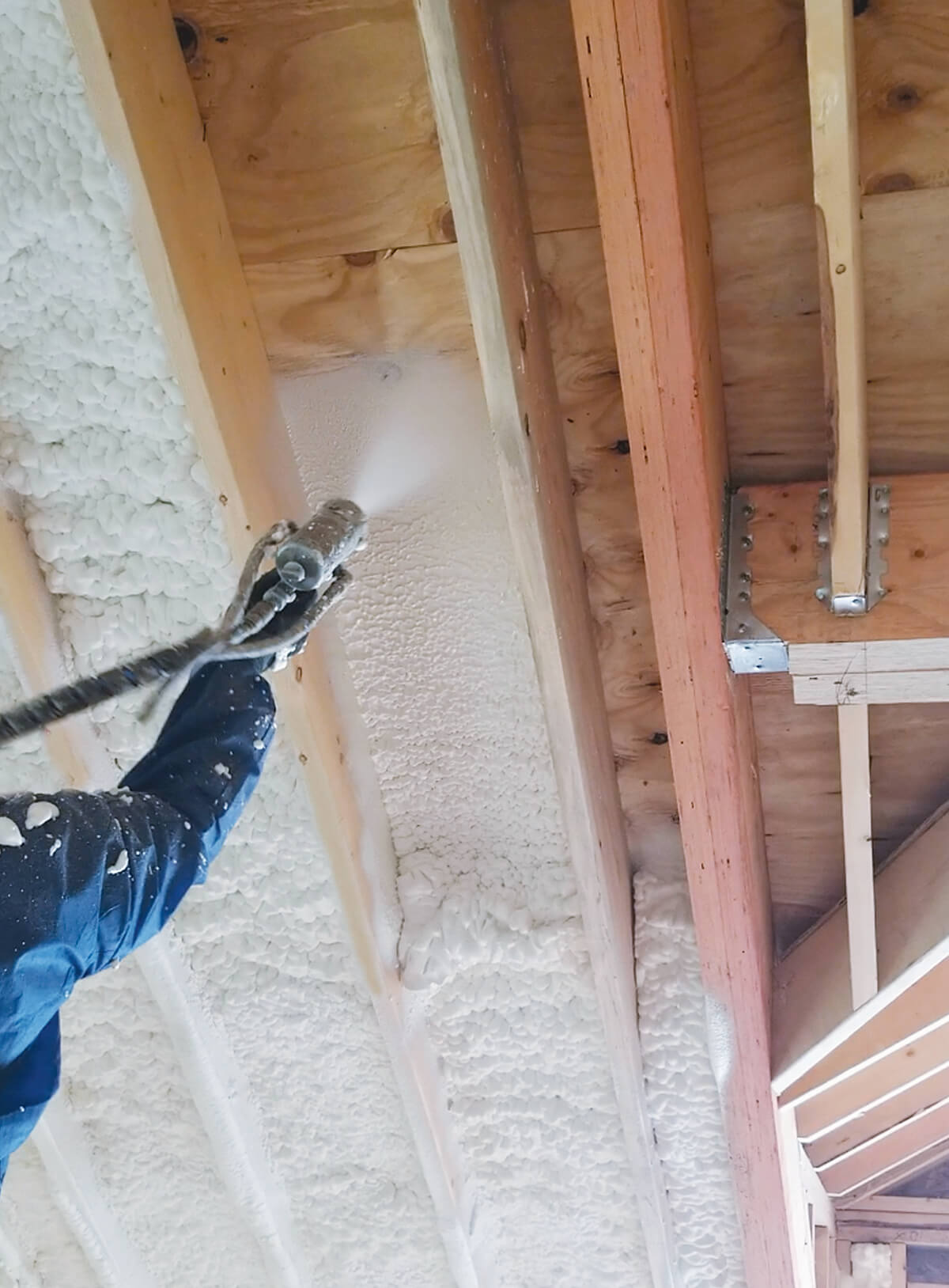 ISOLIERUNGSCHAUM MIT AKTIVEN SILBERIONEN